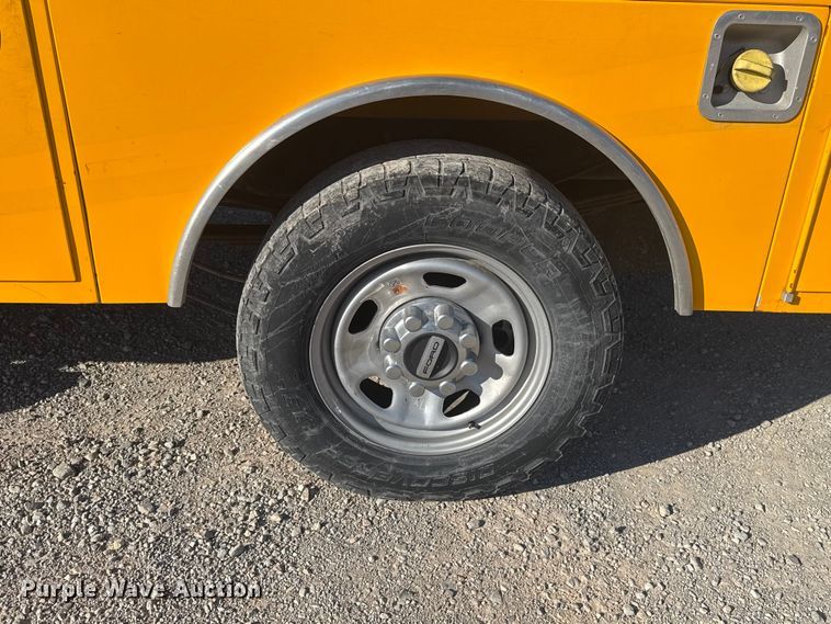 image for item NK9178 2022 Ford F350 Super Duty utility bed pickup truck