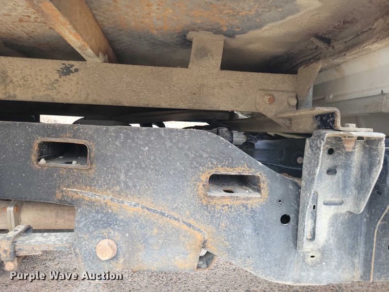 image for item NK9968 2018 Ford F250 Super Duty XL Crew Cab flatbed pickup truck