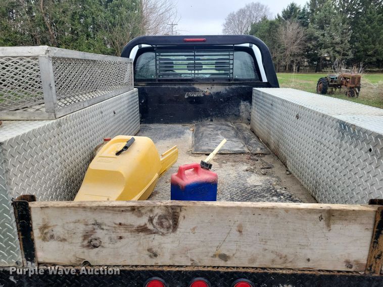 image for item NK9968 2018 Ford F250 Super Duty XL Crew Cab flatbed pickup truck