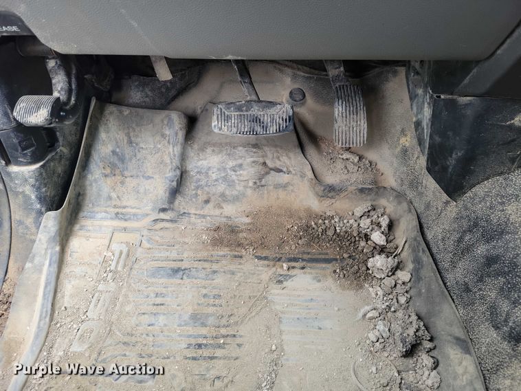 image for item NK9968 2018 Ford F250 Super Duty XL Crew Cab flatbed pickup truck