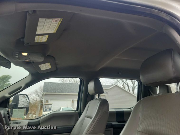 image for item NK9968 2018 Ford F250 Super Duty XL Crew Cab flatbed pickup truck