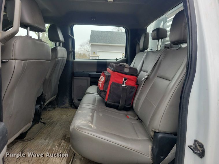 image for item NK9968 2018 Ford F250 Super Duty XL Crew Cab flatbed pickup truck