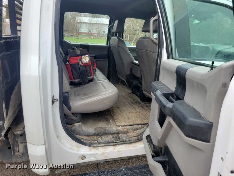 image for item NK9968 2018 Ford F250 Super Duty XL Crew Cab flatbed pickup truck