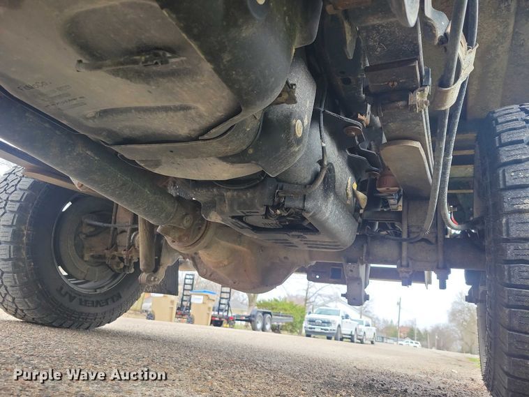 image for item NK9968 2018 Ford F250 Super Duty XL Crew Cab flatbed pickup truck