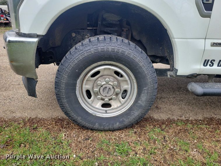 image for item NK9968 2018 Ford F250 Super Duty XL Crew Cab flatbed pickup truck