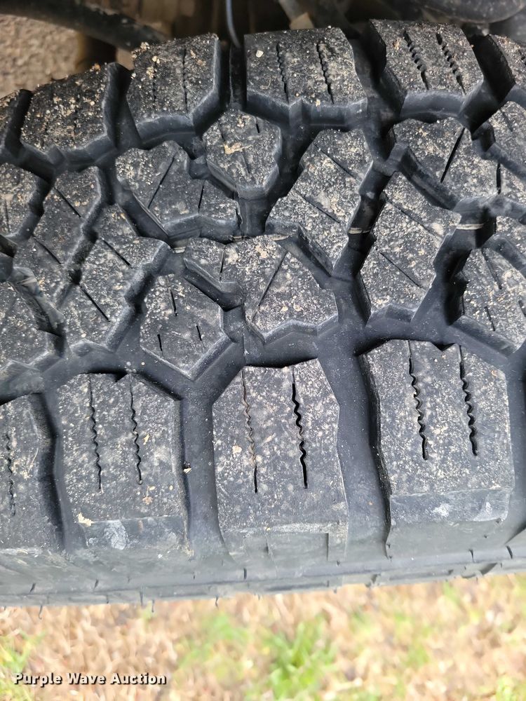 image for item NK9968 2018 Ford F250 Super Duty XL Crew Cab flatbed pickup truck