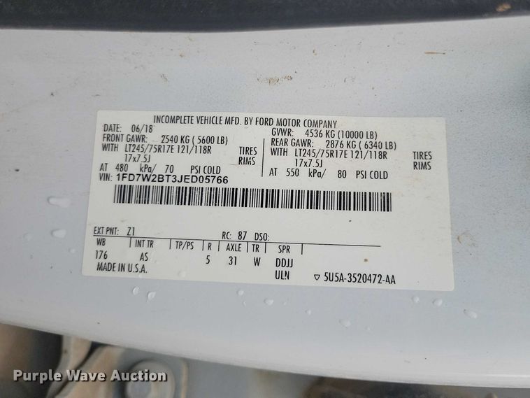 image for item NK9968 2018 Ford F250 Super Duty XL Crew Cab flatbed pickup truck