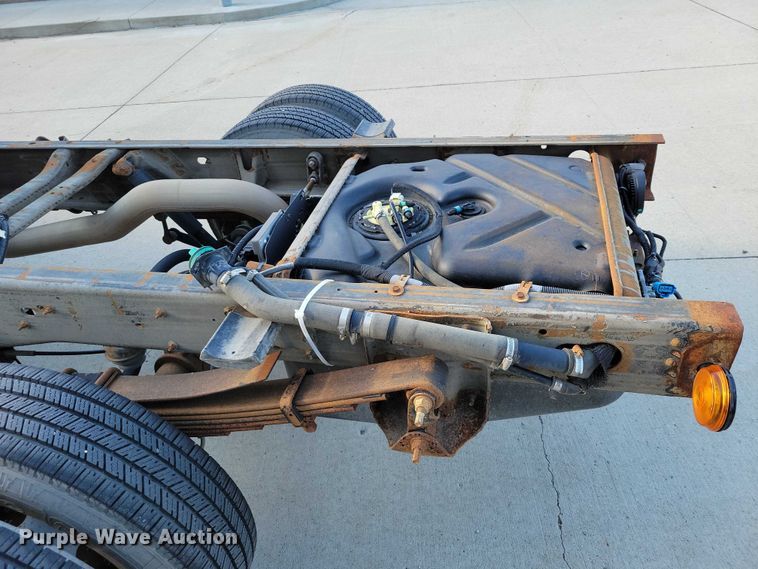 image for item NK9989 2011 Chevrolet Silverado 3500HD pickup truck cab and chassis