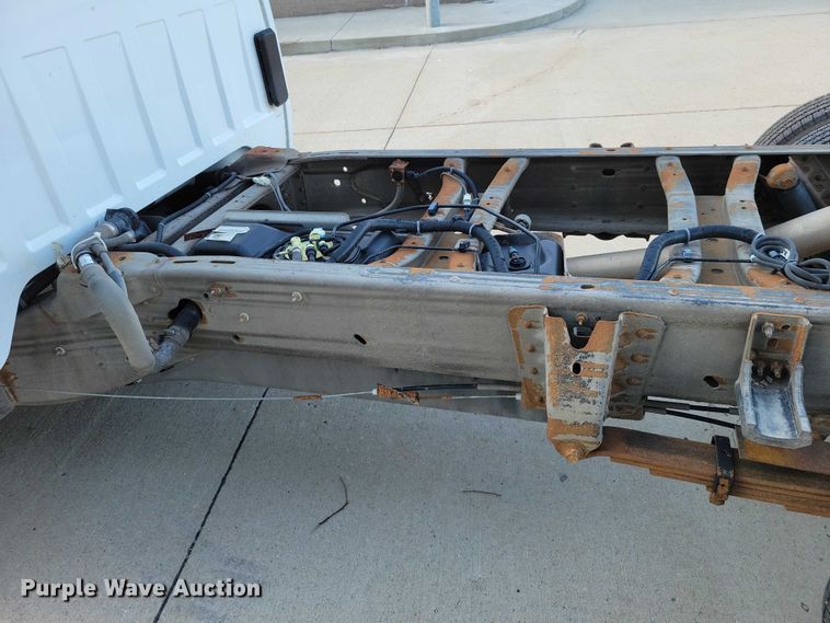 image for item NK9989 2011 Chevrolet Silverado 3500HD pickup truck cab and chassis