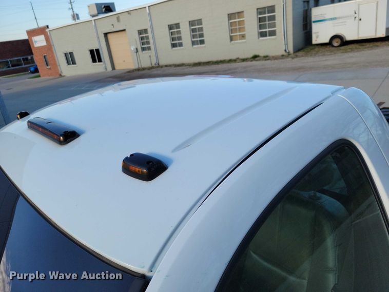 image for item NK9989 2011 Chevrolet Silverado 3500HD pickup truck cab and chassis