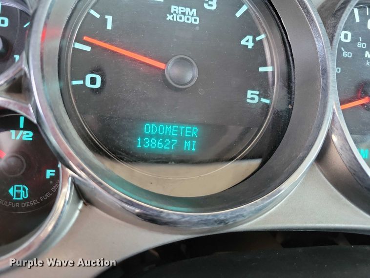 image for item NK9989 2011 Chevrolet Silverado 3500HD pickup truck cab and chassis