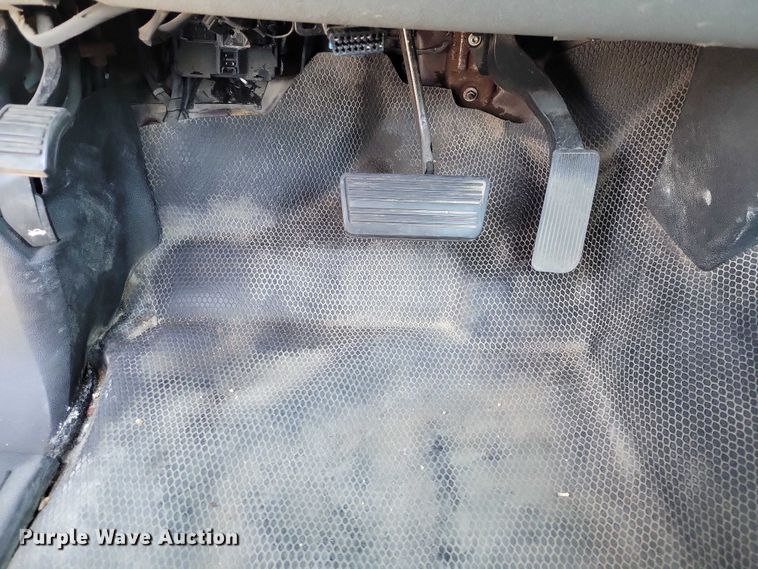 image for item NK9989 2011 Chevrolet Silverado 3500HD pickup truck cab and chassis