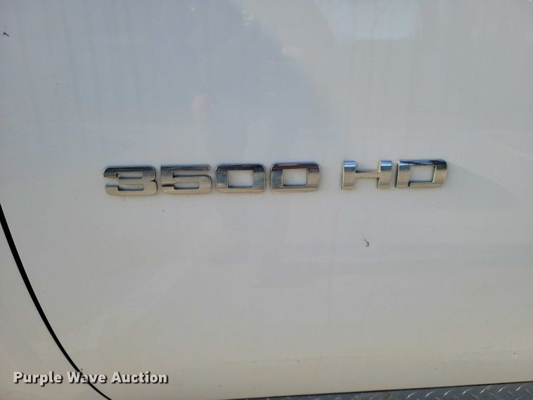 image for item NK9989 2011 Chevrolet Silverado 3500HD pickup truck cab and chassis