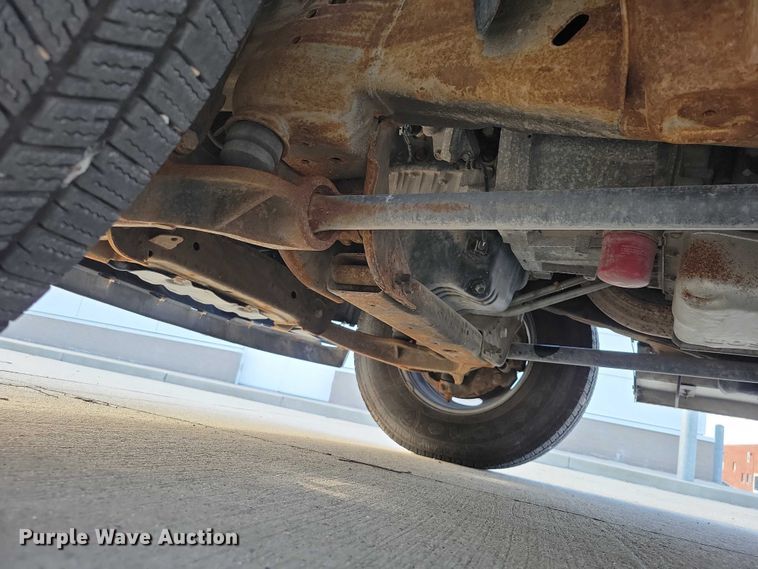 image for item NK9989 2011 Chevrolet Silverado 3500HD pickup truck cab and chassis