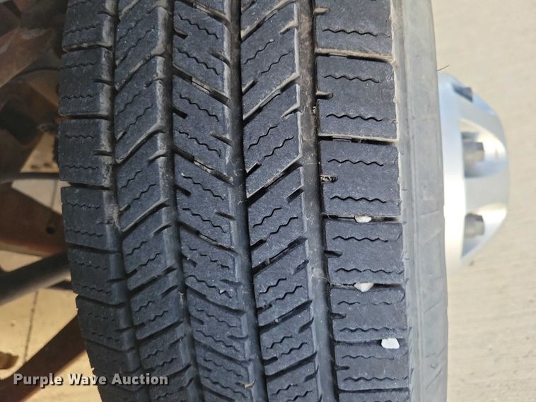 image for item NK9989 2011 Chevrolet Silverado 3500HD pickup truck cab and chassis