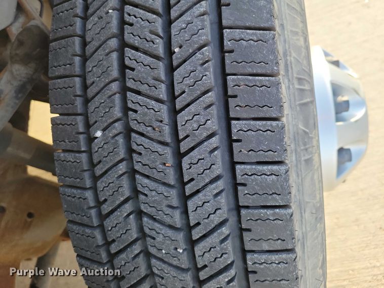 image for item NK9989 2011 Chevrolet Silverado 3500HD pickup truck cab and chassis