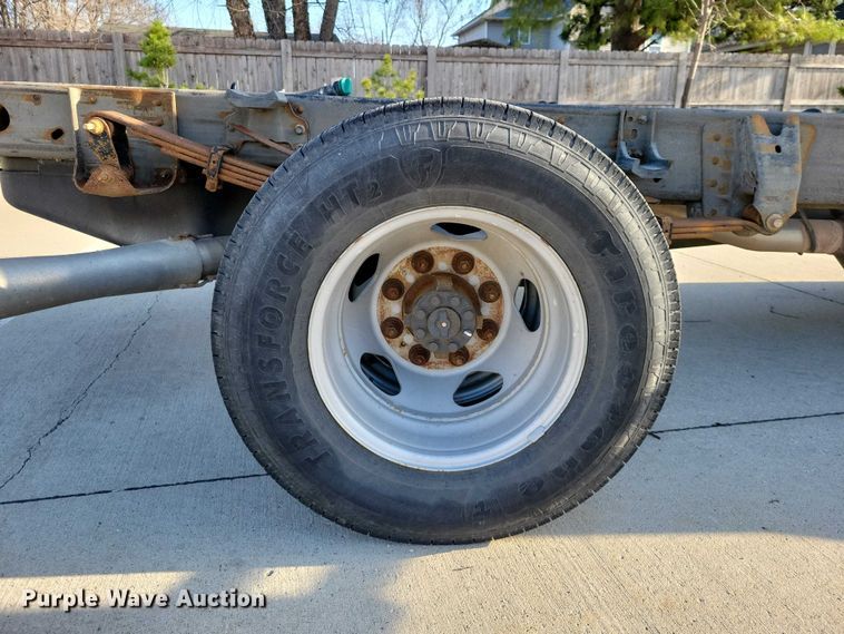 image for item NK9989 2011 Chevrolet Silverado 3500HD pickup truck cab and chassis