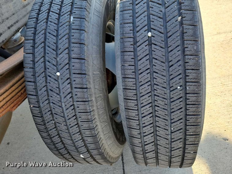 image for item NK9989 2011 Chevrolet Silverado 3500HD pickup truck cab and chassis