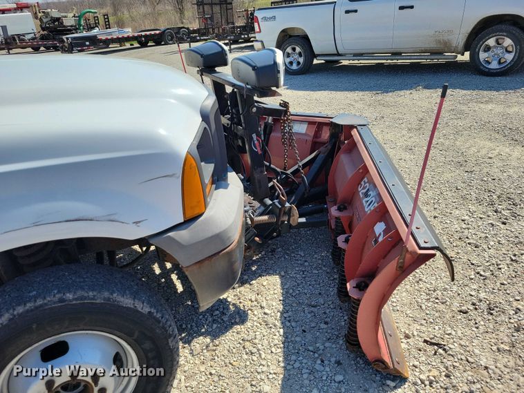 image for item NK9990 2005 Ford F350 Super Duty flatbed pickup truck