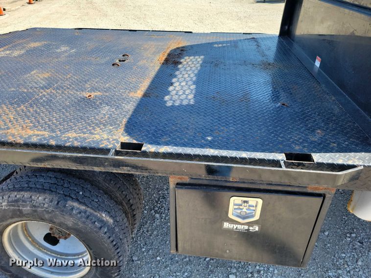 image for item NK9990 2005 Ford F350 Super Duty flatbed pickup truck