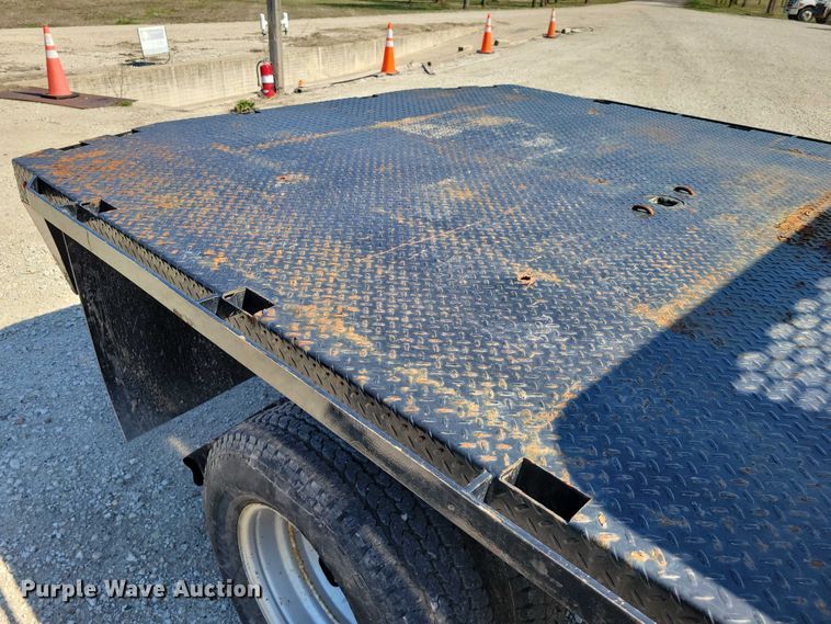 image for item NK9990 2005 Ford F350 Super Duty flatbed pickup truck