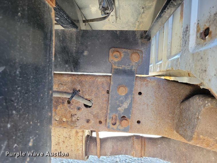 image for item NK9990 2005 Ford F350 Super Duty flatbed pickup truck