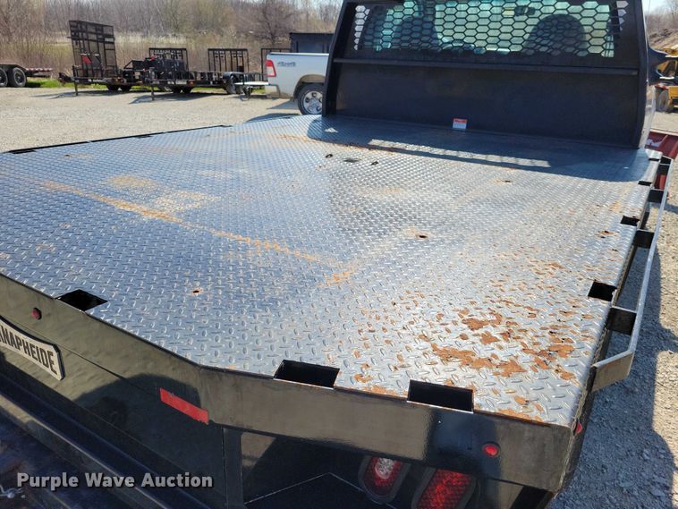 image for item NK9990 2005 Ford F350 Super Duty flatbed pickup truck