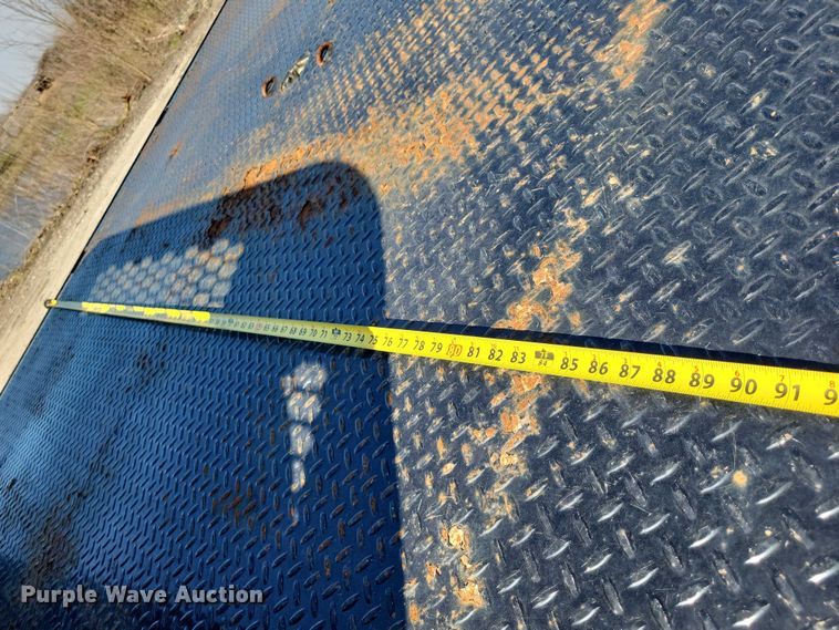 image for item NK9990 2005 Ford F350 Super Duty flatbed pickup truck