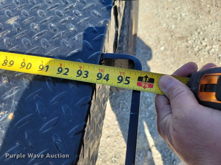 image for item NK9990 2005 Ford F350 Super Duty flatbed pickup truck