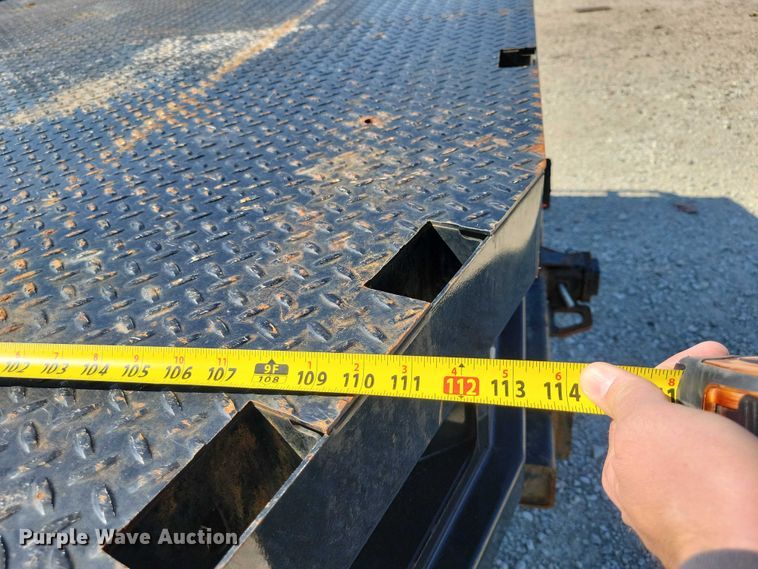 image for item NK9990 2005 Ford F350 Super Duty flatbed pickup truck