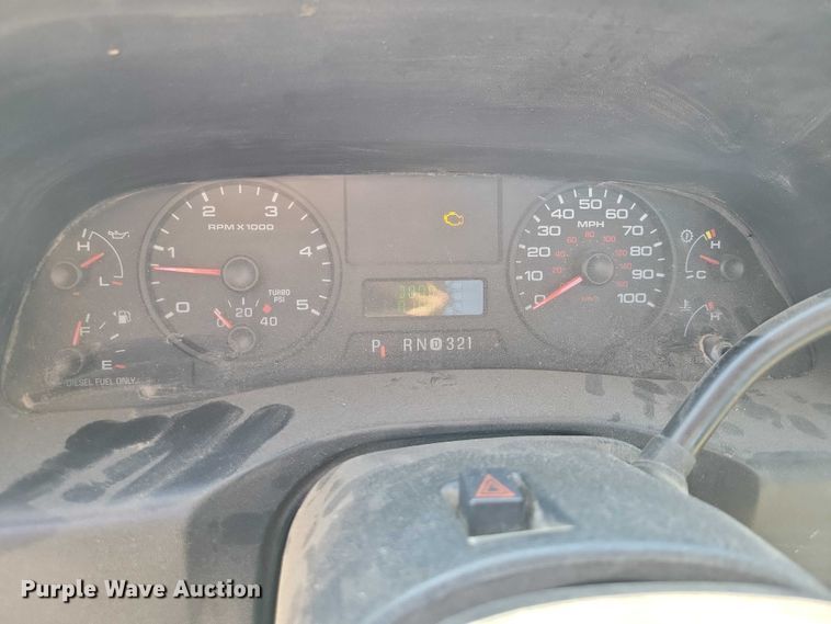 image for item NK9990 2005 Ford F350 Super Duty flatbed pickup truck