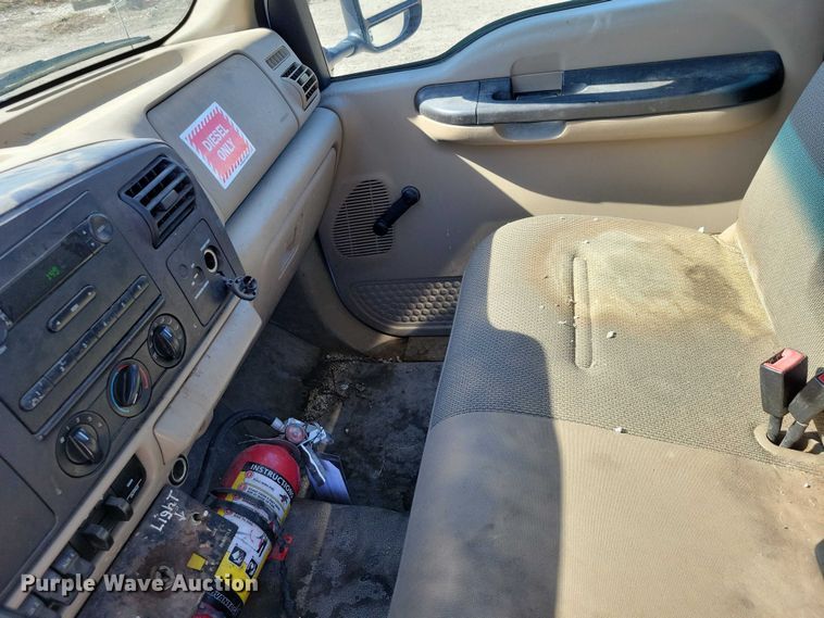 image for item NK9990 2005 Ford F350 Super Duty flatbed pickup truck