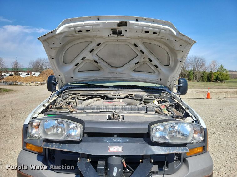 image for item NK9990 2005 Ford F350 Super Duty flatbed pickup truck