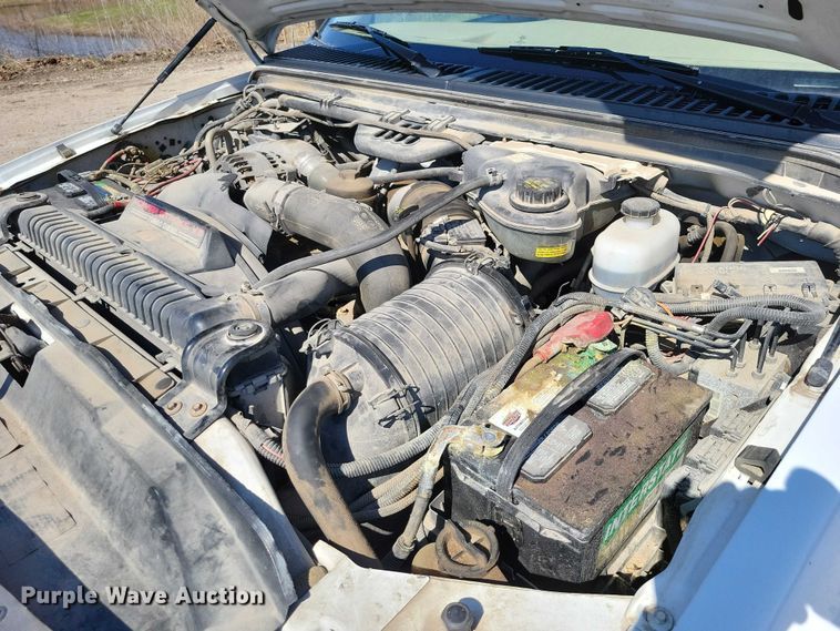 image for item NK9990 2005 Ford F350 Super Duty flatbed pickup truck