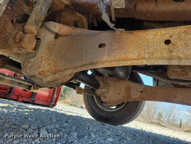 image for item NK9990 2005 Ford F350 Super Duty flatbed pickup truck