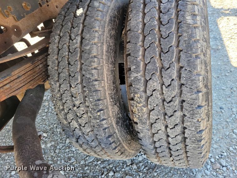 image for item NK9990 2005 Ford F350 Super Duty flatbed pickup truck