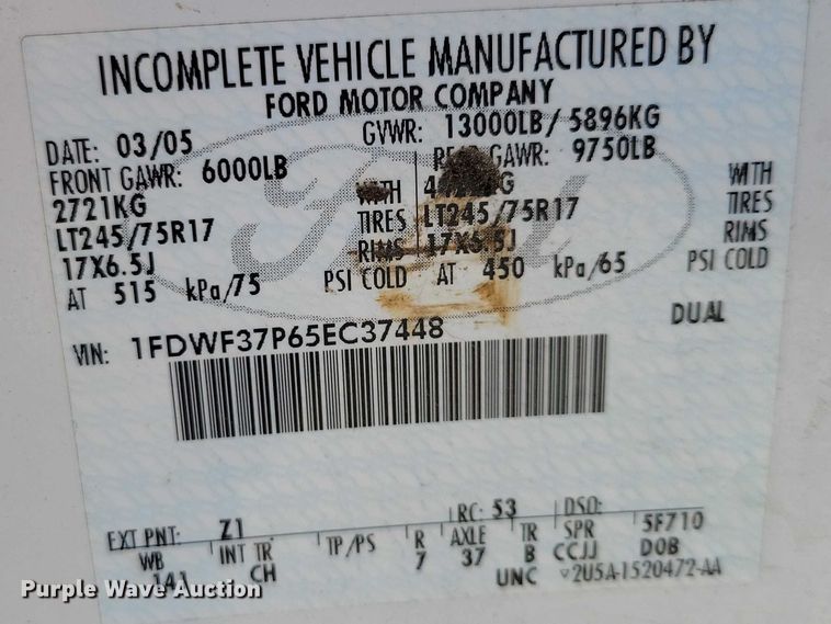 image for item NK9990 2005 Ford F350 Super Duty flatbed pickup truck