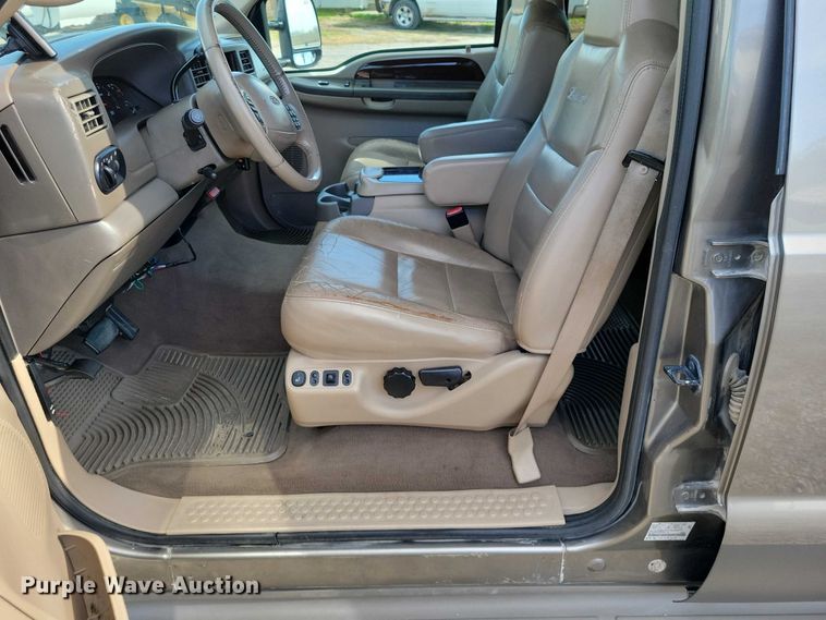 image for item NK9996 2003 Ford Excursion SUV