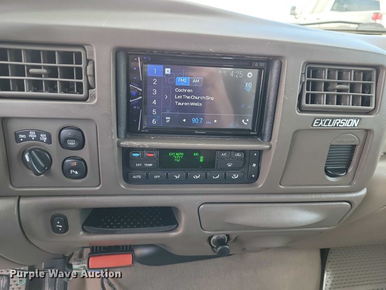 image for item NK9996 2003 Ford Excursion SUV