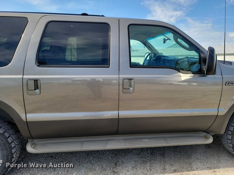 image for item NK9996 2003 Ford Excursion SUV