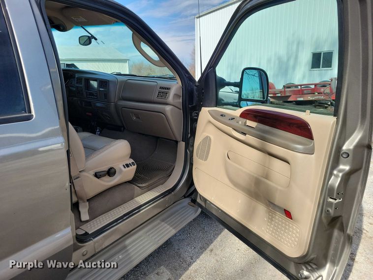 image for item NK9996 2003 Ford Excursion SUV