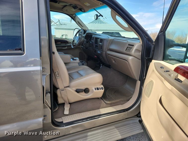 image for item NK9996 2003 Ford Excursion SUV