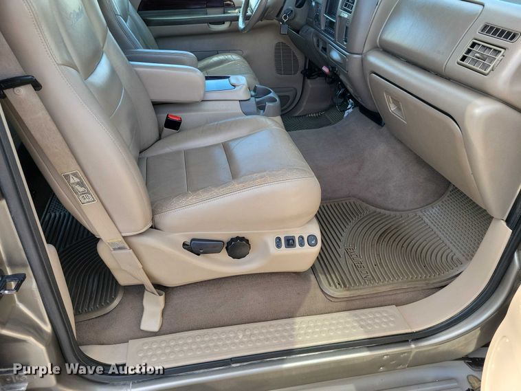 image for item NK9996 2003 Ford Excursion SUV