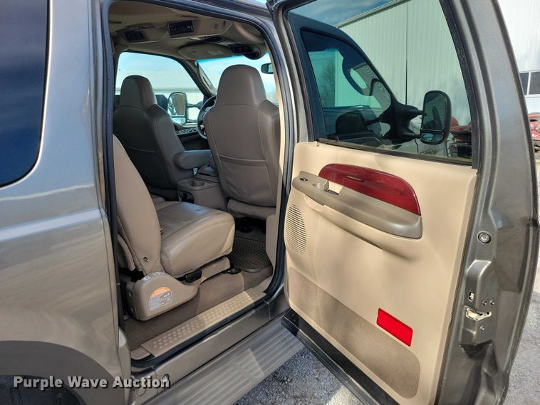 image for item NK9996 2003 Ford Excursion SUV