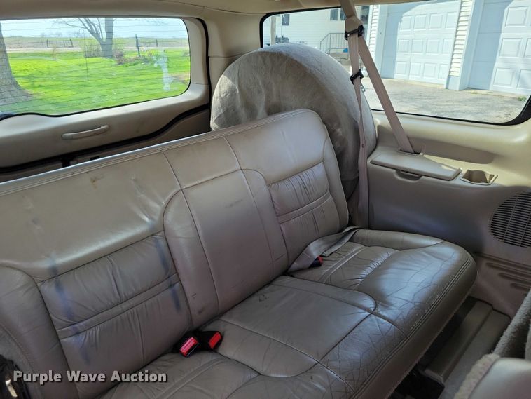 image for item NK9996 2003 Ford Excursion SUV
