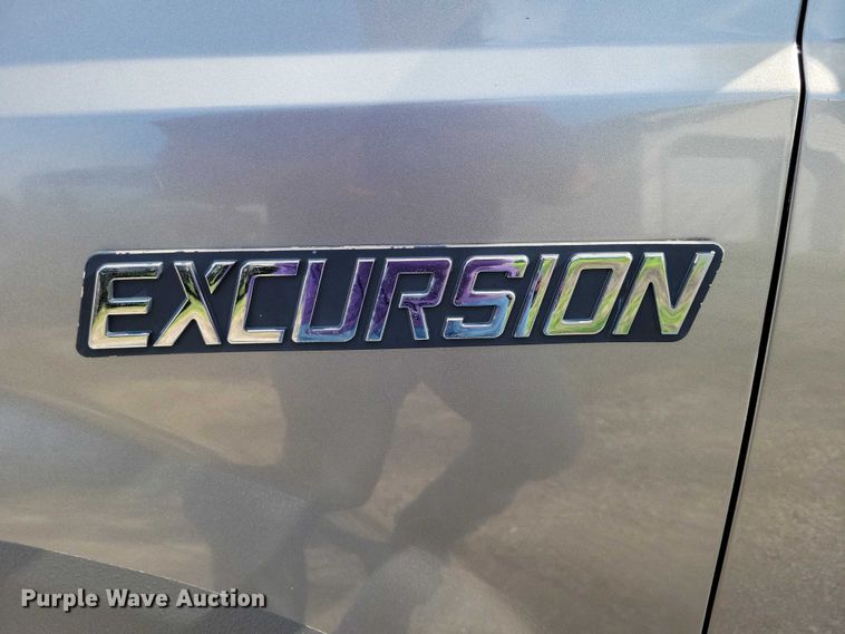 image for item NK9996 2003 Ford Excursion SUV