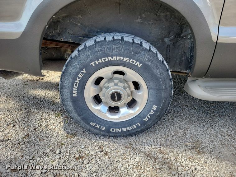 image for item NK9996 2003 Ford Excursion SUV