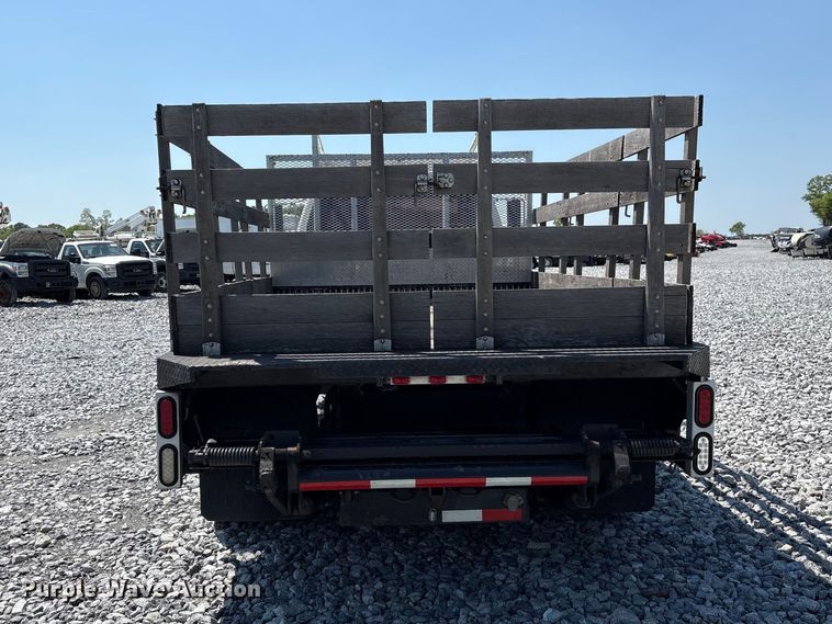 image for item YA2156 2006 Ford F650 Super Duty flatbed truck