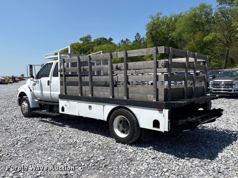 image for item YA2156 2006 Ford F650 Super Duty flatbed truck