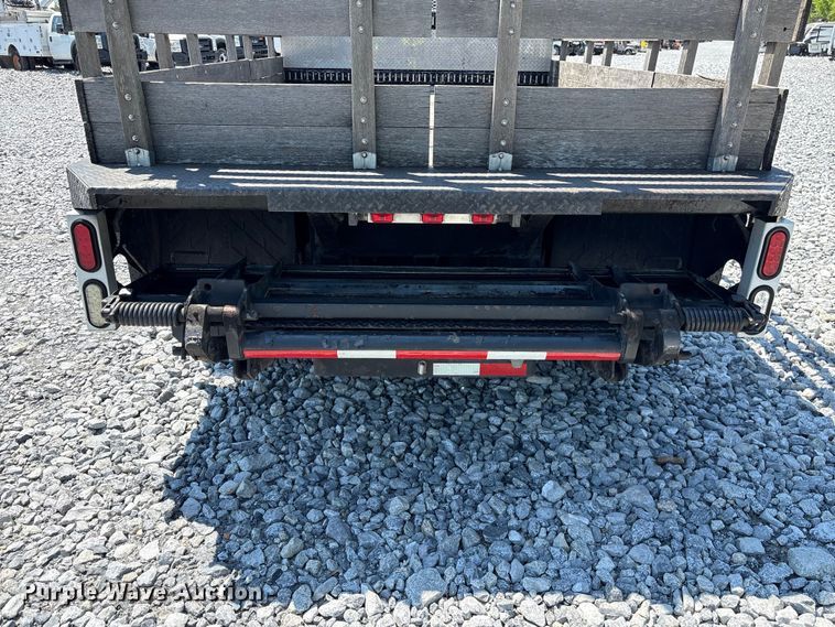 image for item YA2156 2006 Ford F650 Super Duty flatbed truck